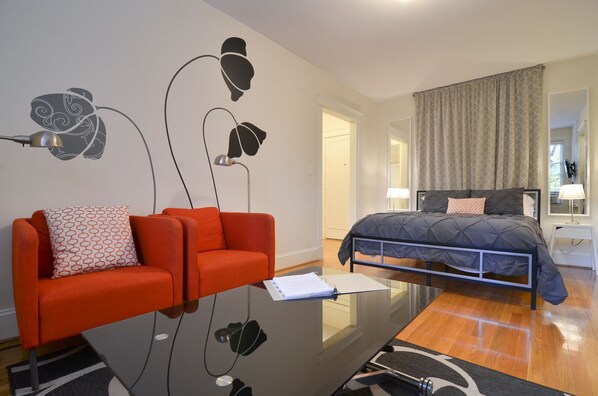 Bügeleisen/Bügelbrett, kostenloses WLAN, Bettwäsche