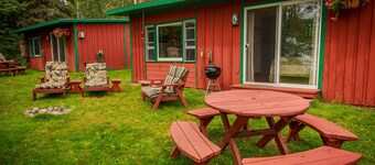 Croftville Road Cottages #2. On the Shore of Lake Superior. Cozy and Romantic.