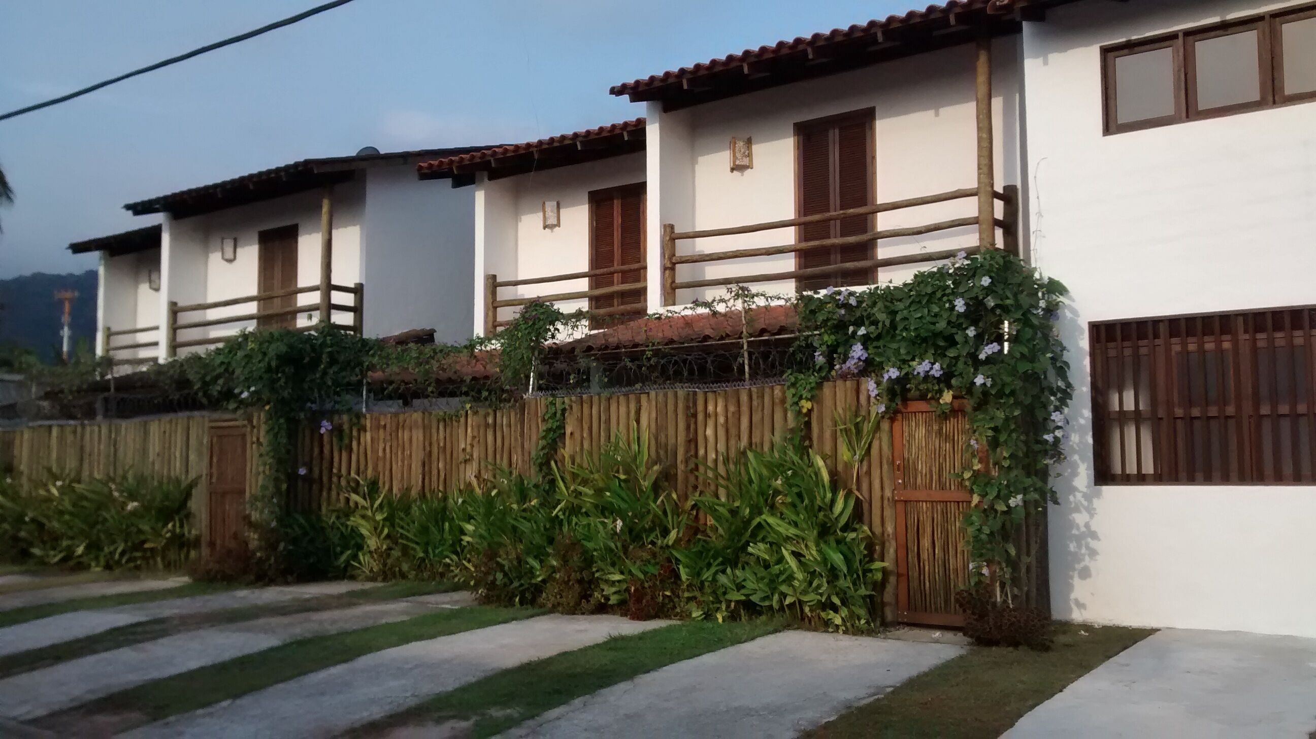 New flat with two bathrooms (one en suite) and air condit. ANNUAL rent and season