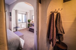 2 bedrooms, desk, soundproofing, iron/ironing board