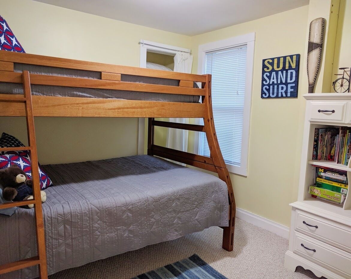 Downtown Lake City completely renovated cottage with Lake Missaukee frontage!