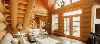 Luxury lakefront Log Home Near St Sauveur with private hot tub