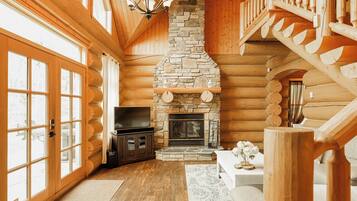 Smart-TV, Kamin, DVD-Player, Stereoanlage