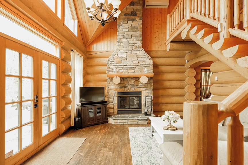 Luxe Lakefront Log Home In De Buurt Van St Sauveur Met Eigen Bubbelbad En Sauna - Saint-Sauveur