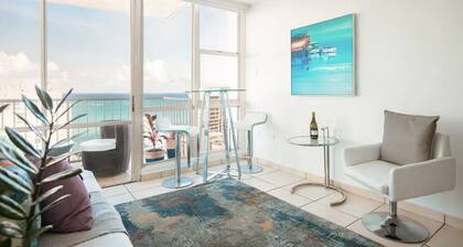Ocean View Luxury Apt In the heart of Condado 21 floor with parking