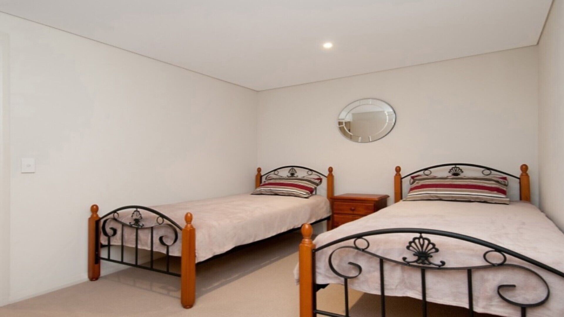 OCEAN PEARL - ETTALONG BEACH