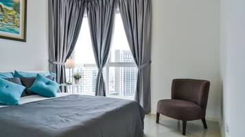 3 bedrooms, laptop workspace, iron/ironing board, WiFi (free)
