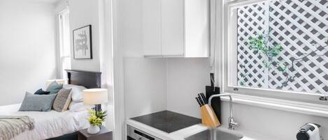 In-room safe, iron/ironing board, WiFi, bed sheets
