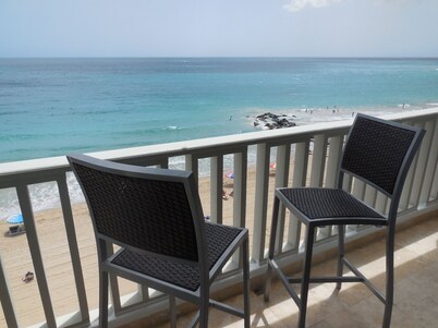 Immaculate Beachfront Studio great view & location, next to Condado Marriott, PR