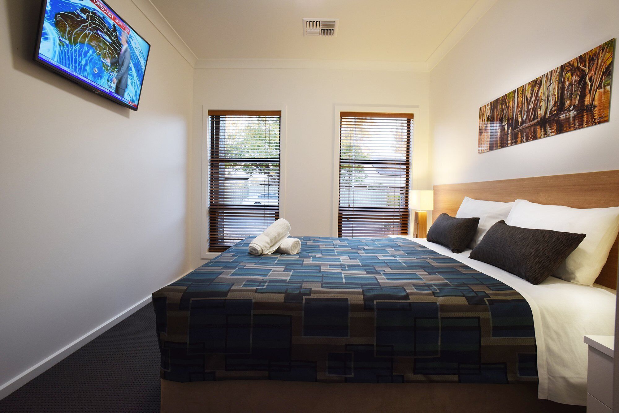 Renmark River Villas No 50 (with pool) - \"The Potter Villa\" — image 5