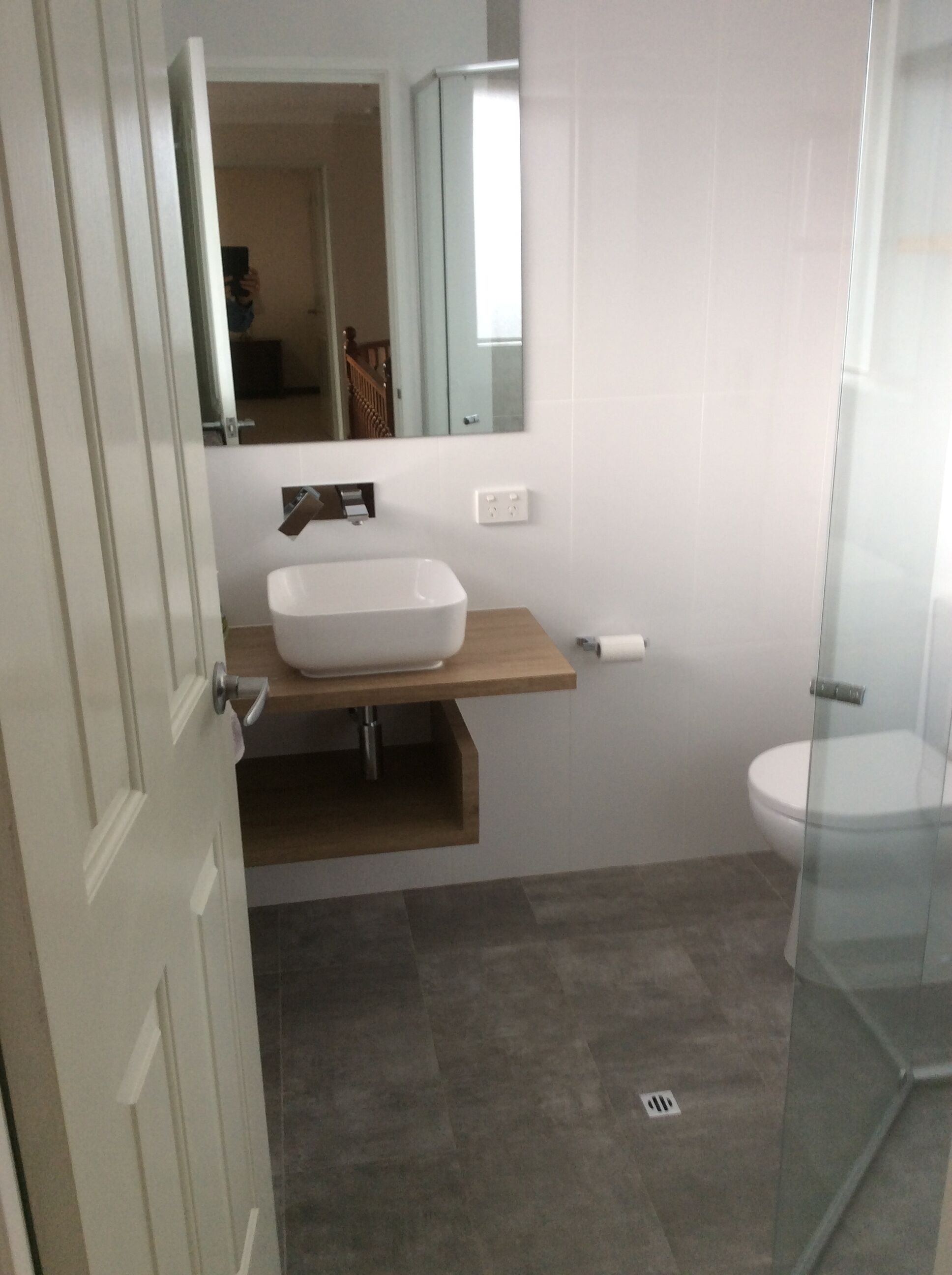 Waterfront Luxury Living in this well equipped and beautifully maintained home! — image 25