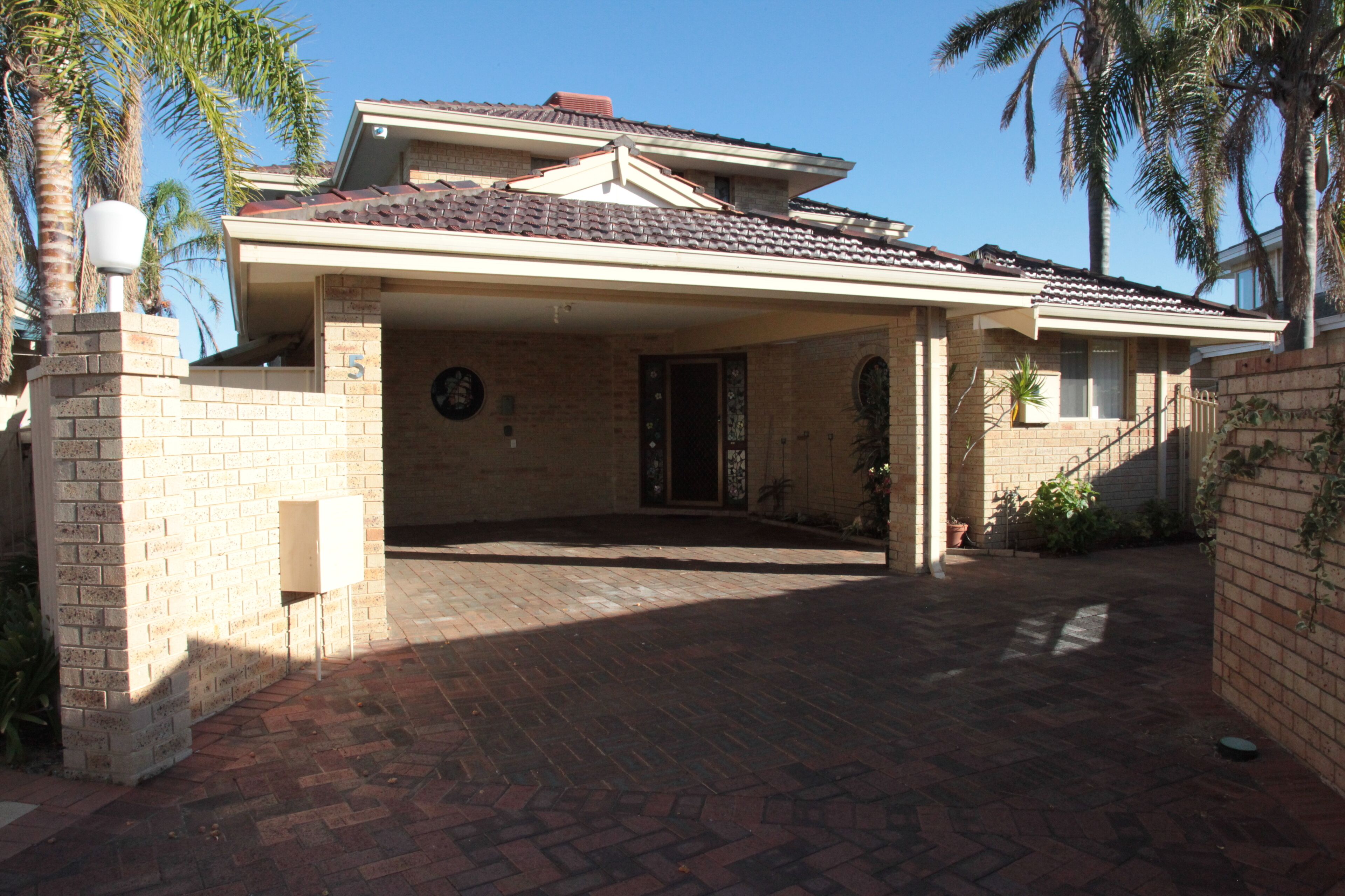 Waterfront Luxury Living in this well equipped and beautifully maintained home! — image 27