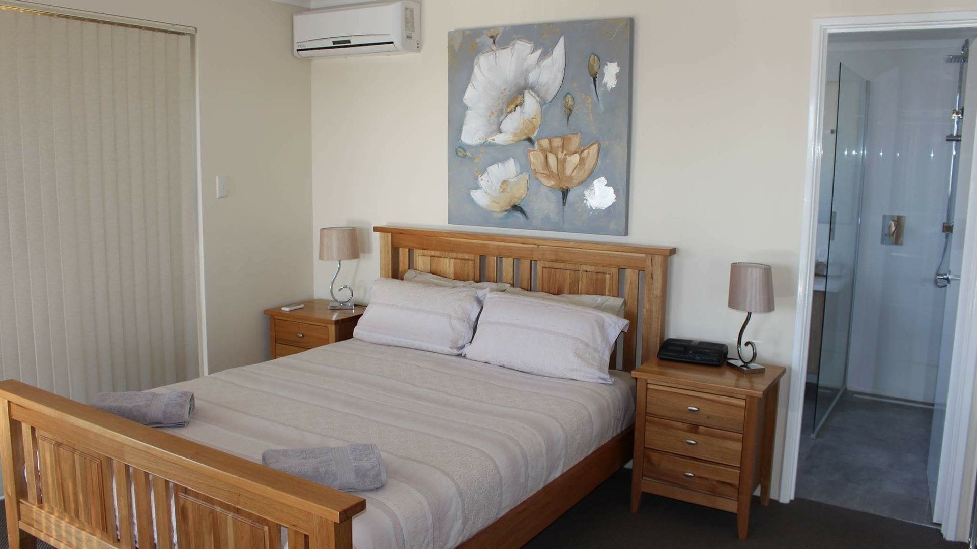 Waterfront Luxury Living in this well equipped and beautifully maintained home! — image 16