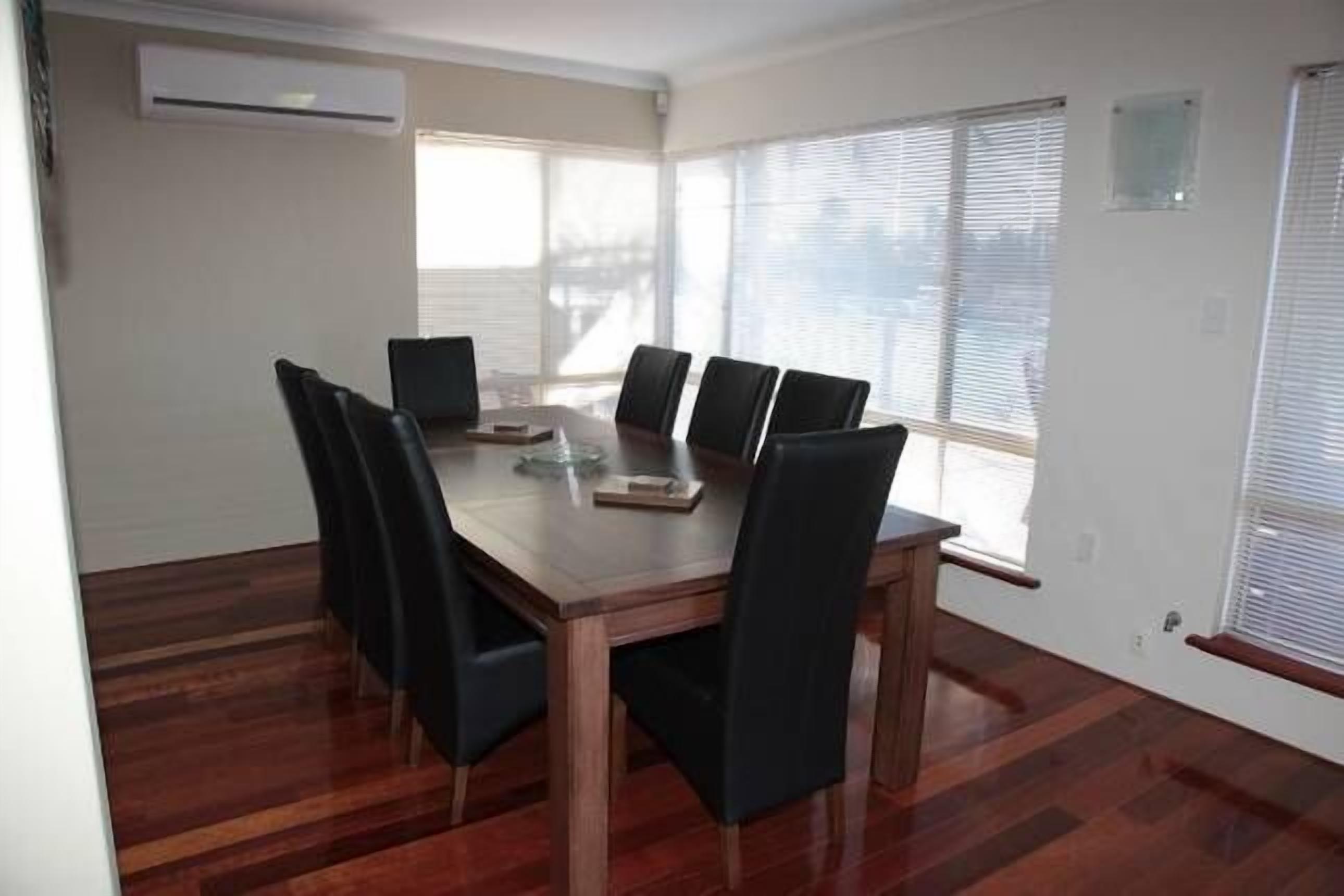 Waterfront Luxury Living in this well equipped and beautifully maintained home! — image 9