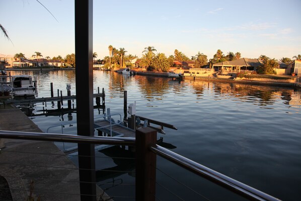 Marina - Waterfront Luxury Living in this well equipped and beautifully maintained home! (Mandurah)