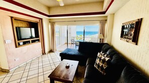 Televisión, reproductor de DVD, futbolito y servicios de streaming 