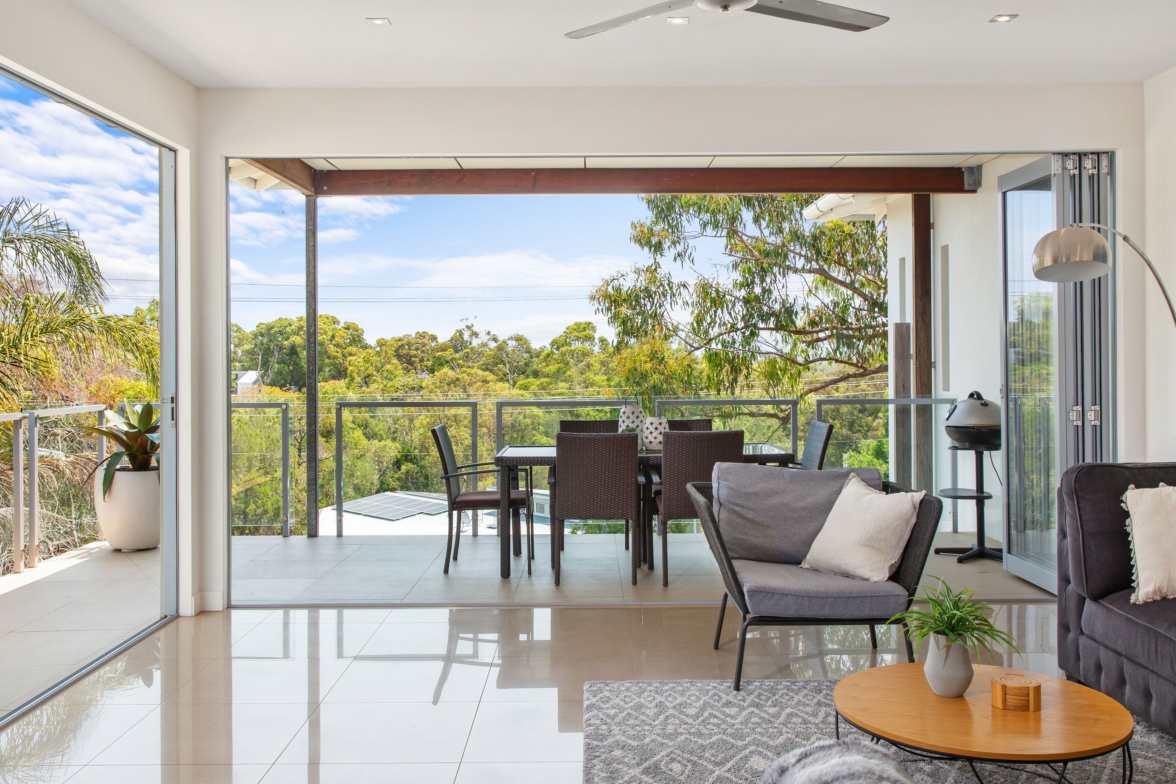 Relaxing Family Home for Enjoyment with own Private Pool and Entrance. — image 2
