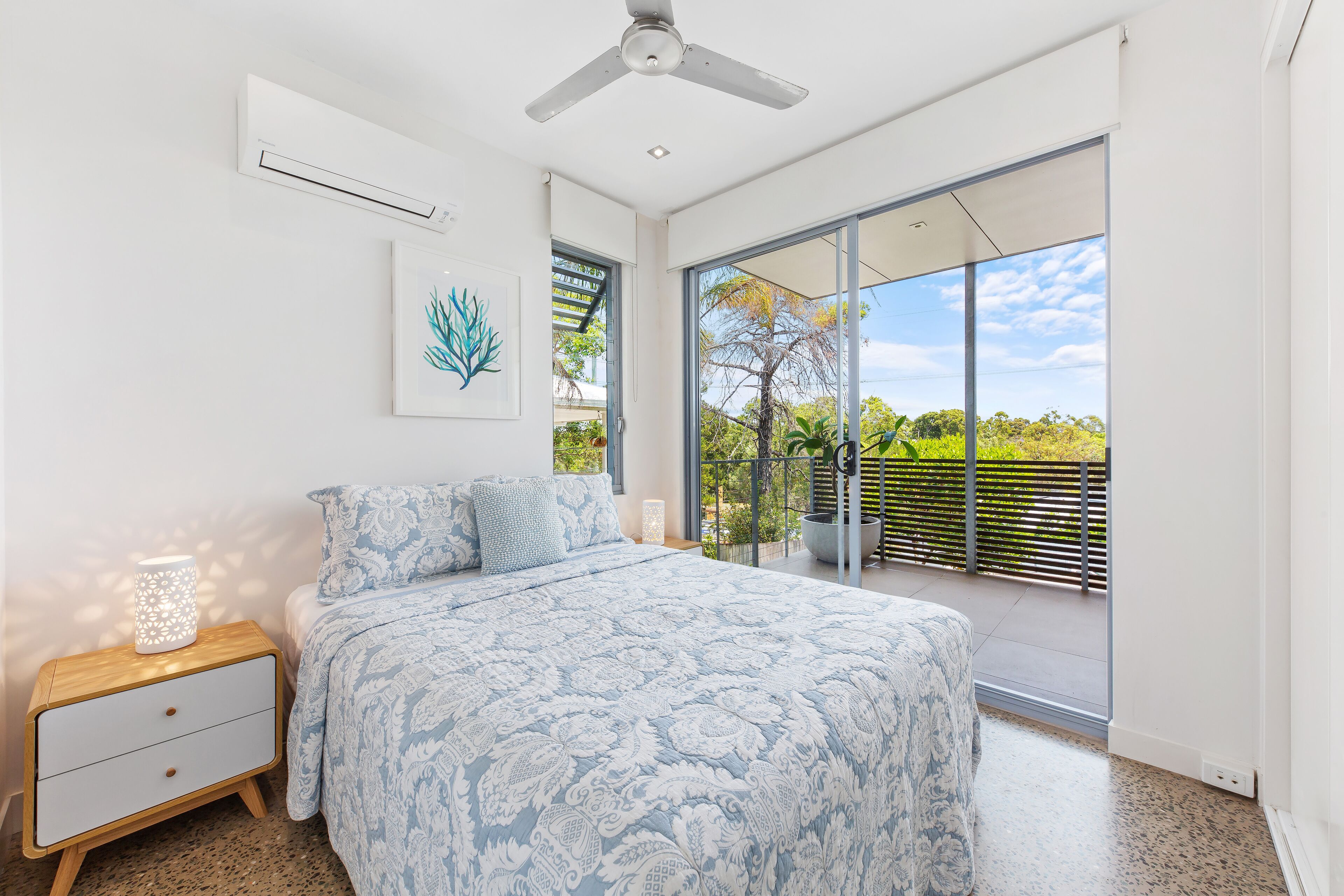 Relaxing Family Home for Enjoyment with own Private Pool and Entrance. — image 18