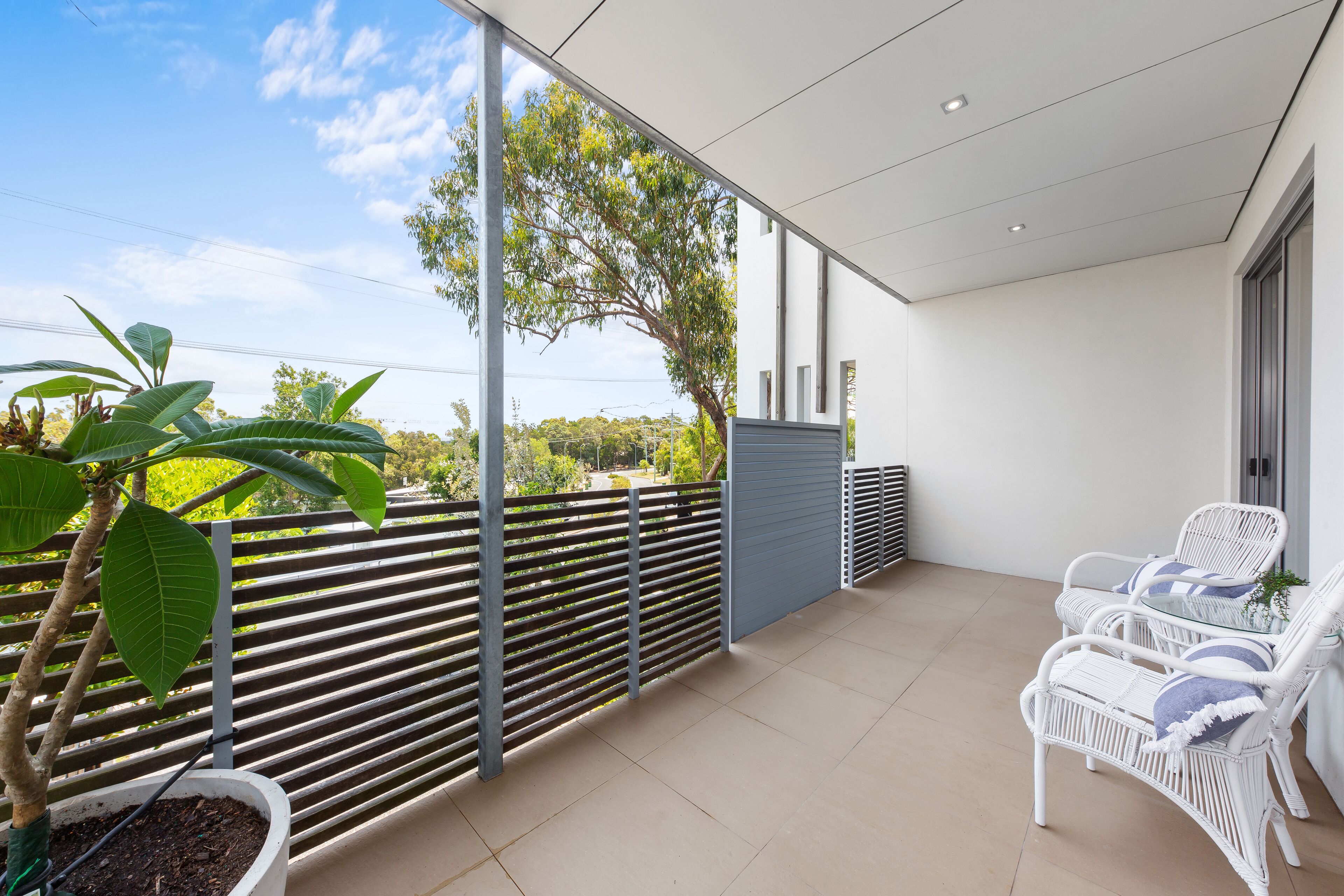 Relaxing Family Home for Enjoyment with own Private Pool and Entrance. — image 21