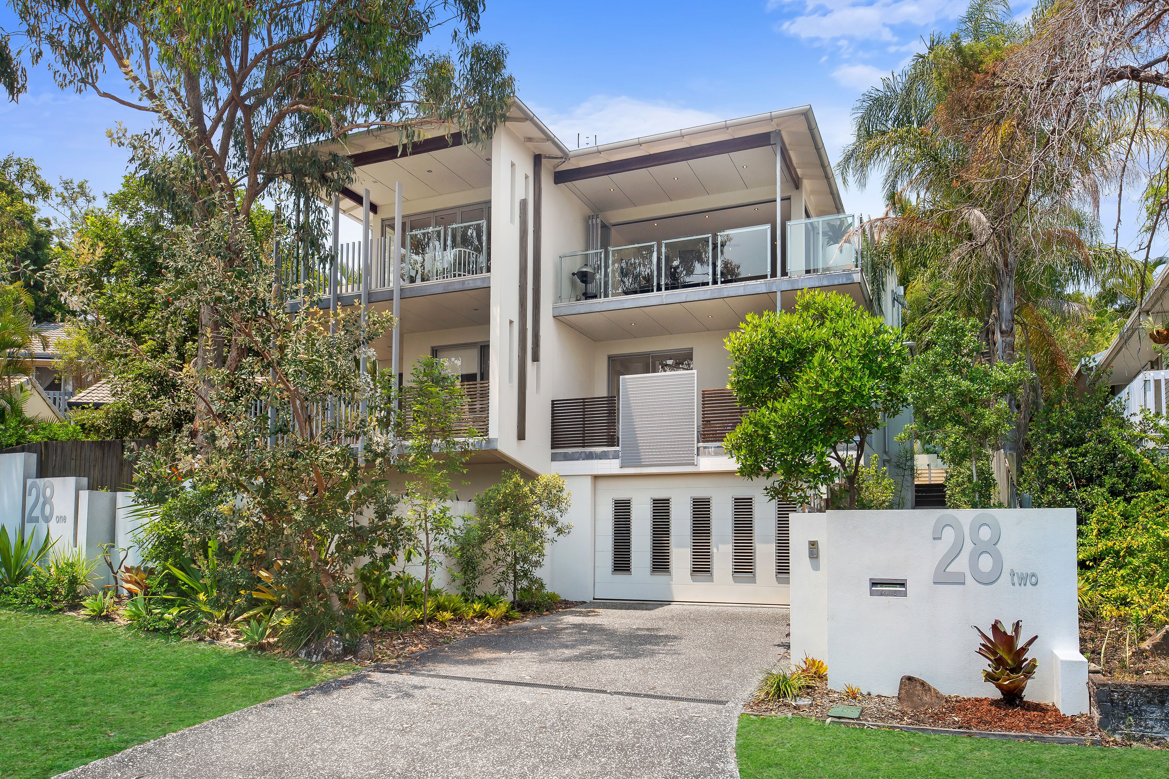Relaxing Family Home for Enjoyment with own Private Pool and Entrance. — image 23