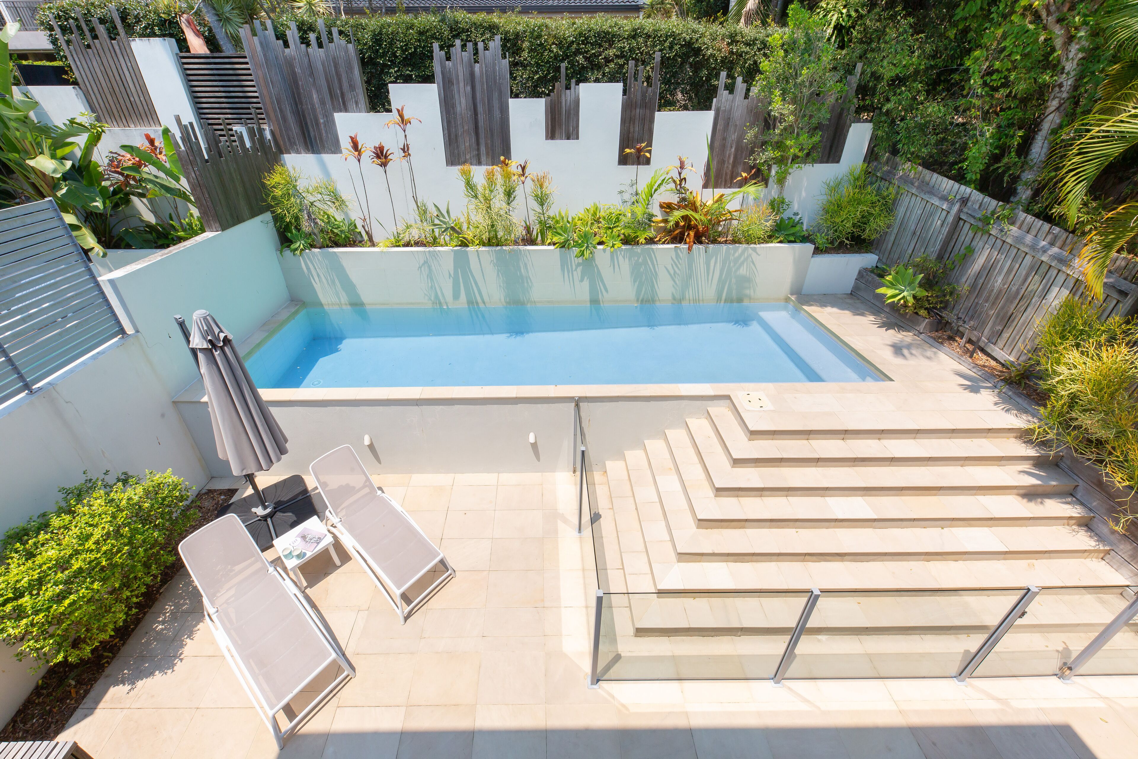 Relaxing Family Home for Enjoyment with own Private Pool and Entrance. — image 5