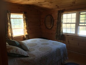 2 soverom, strykejern/-brett, reiseseng for barn og wi-fi