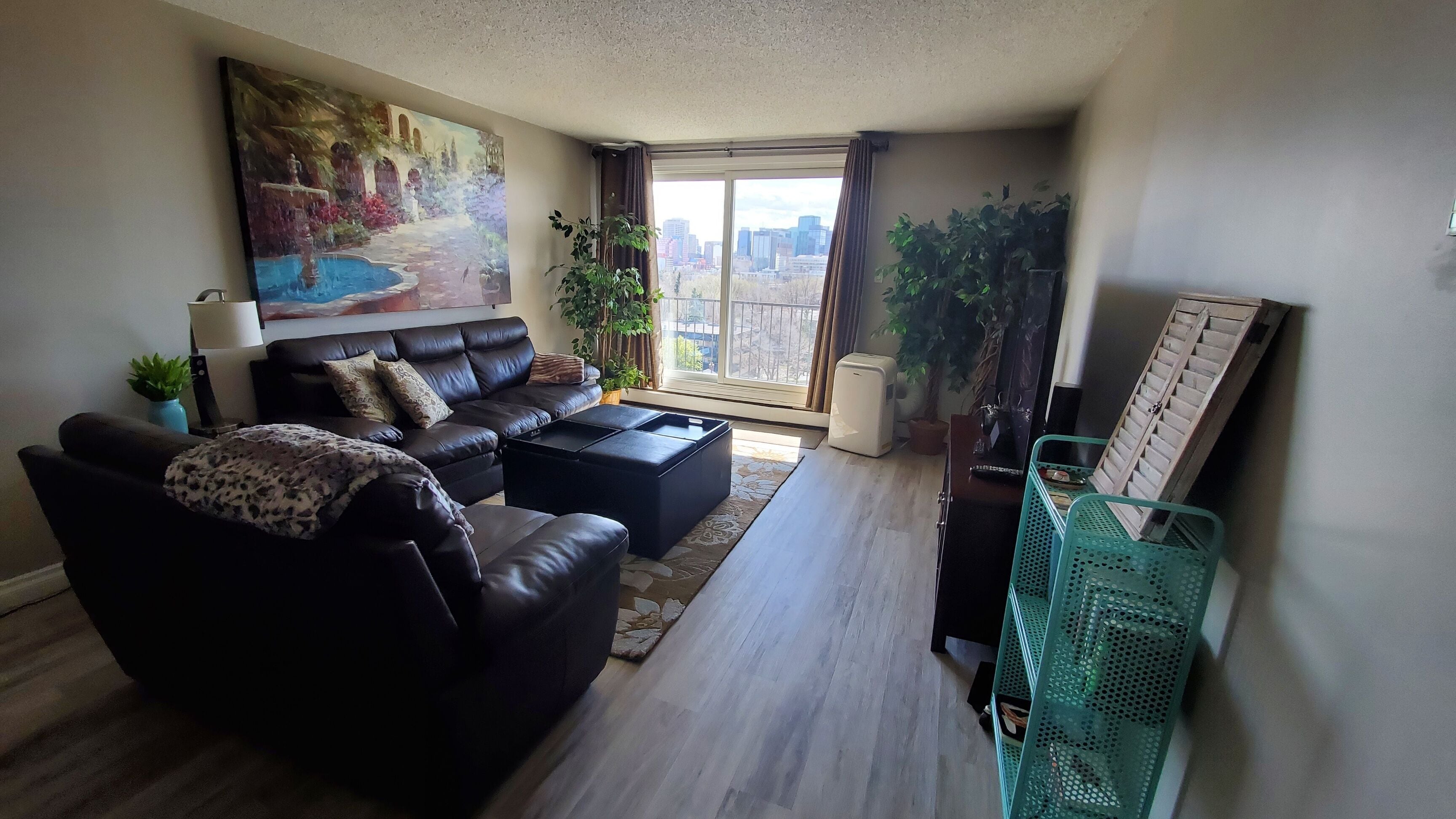 Gorgeous Downtown Sunset Views!  Minutes Away From So Much, Yet Nice And Quiet!