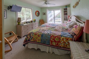 5 bedrooms, desk, iron/ironing board, travel crib - Second Nature-Beautiful, Natural Setting, Private Pool, 2 Kayaks, (Duck)