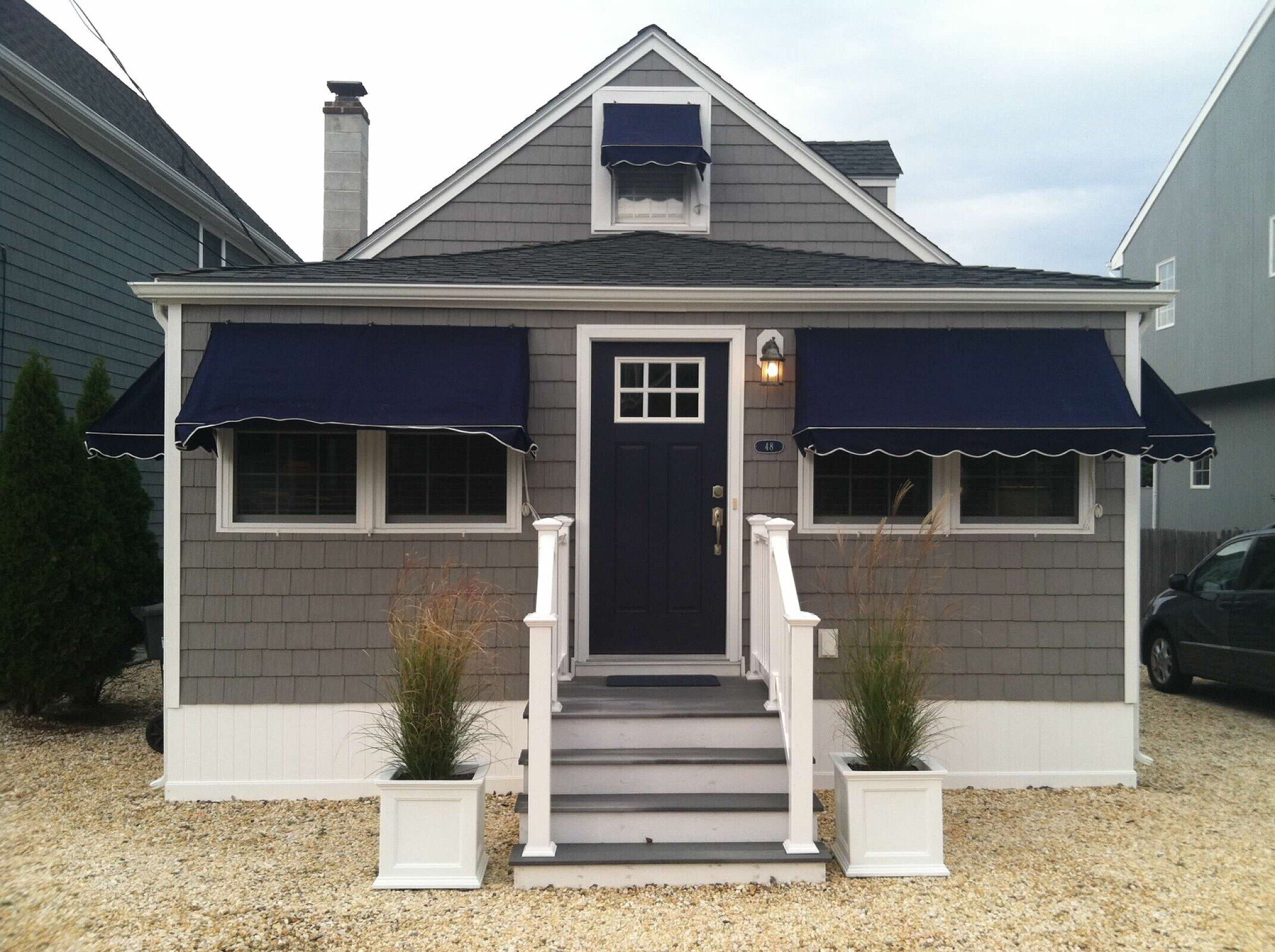 Beach Block in Normandy Beach! Steps from beach and only local market!