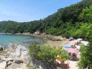 Una playa cerca