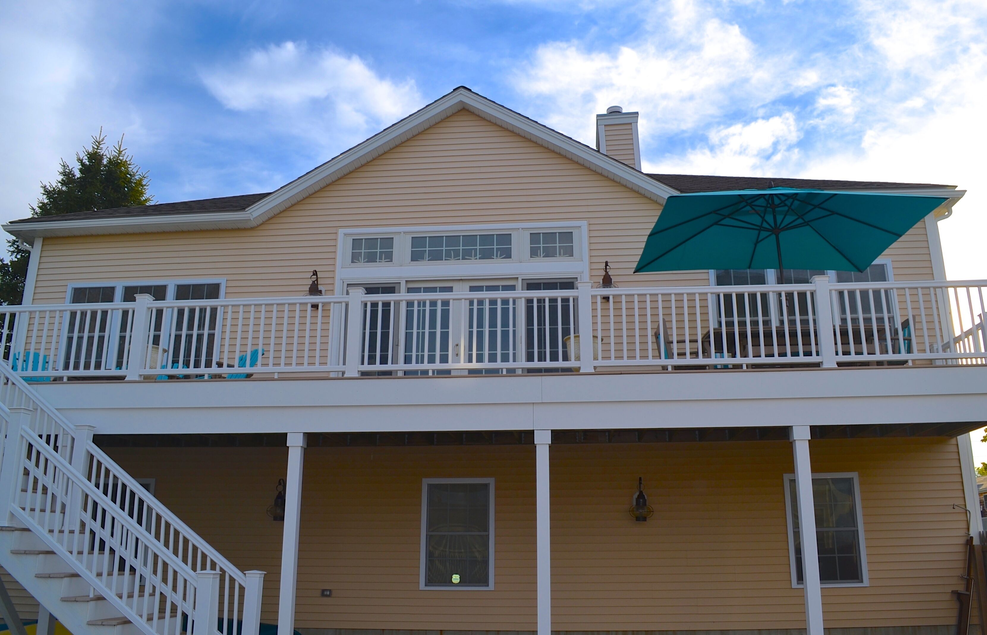Steps to Ferry Beach, Magnificent ocean views, Sleeps 12, Spacious, Clean, A/C
