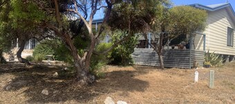 Melaleuca Retreat Marion Bay at the edge of Innes.