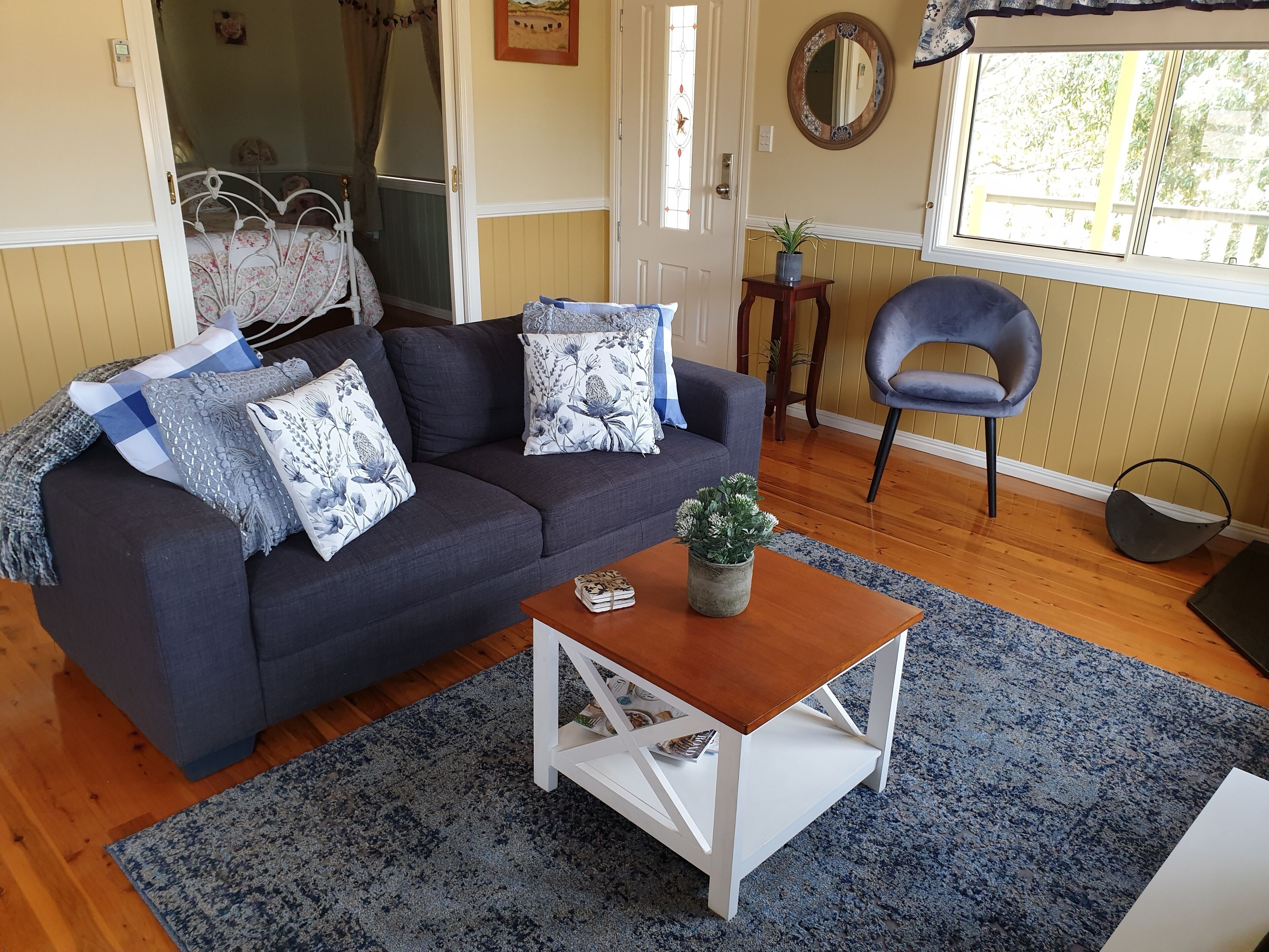 Milford Country Cottages  (Bottletree Cottage)