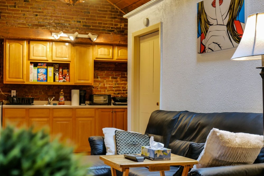 ✍Historic Loft Suite @ Downtown Albany