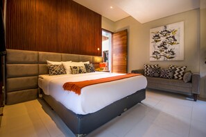 5 Schlafzimmer, Schreibtisch, Bügeleisen/Bügelbrett, WLAN