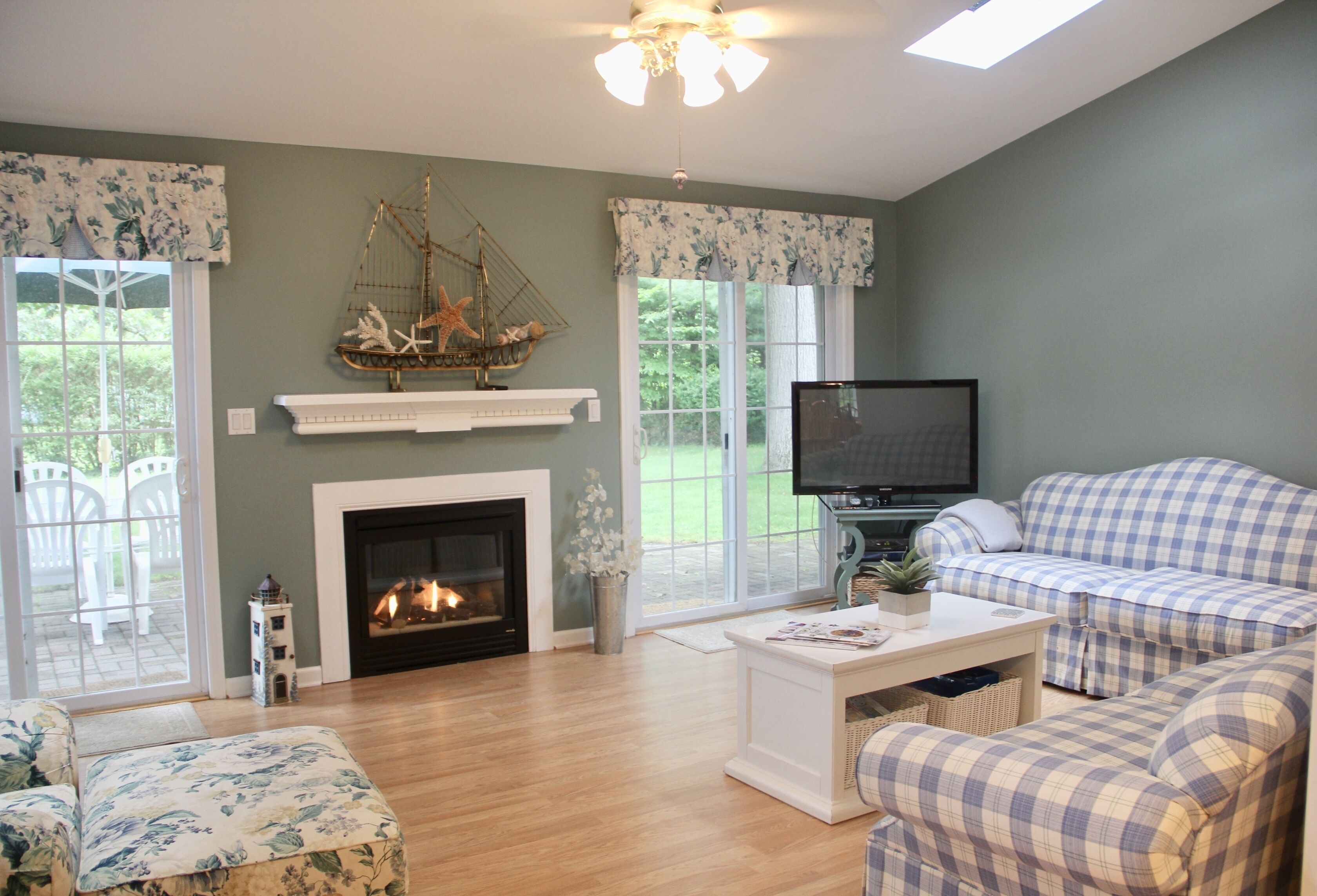 Mattituck Cottage By The Sound In The Center Of North Fork Wine Country