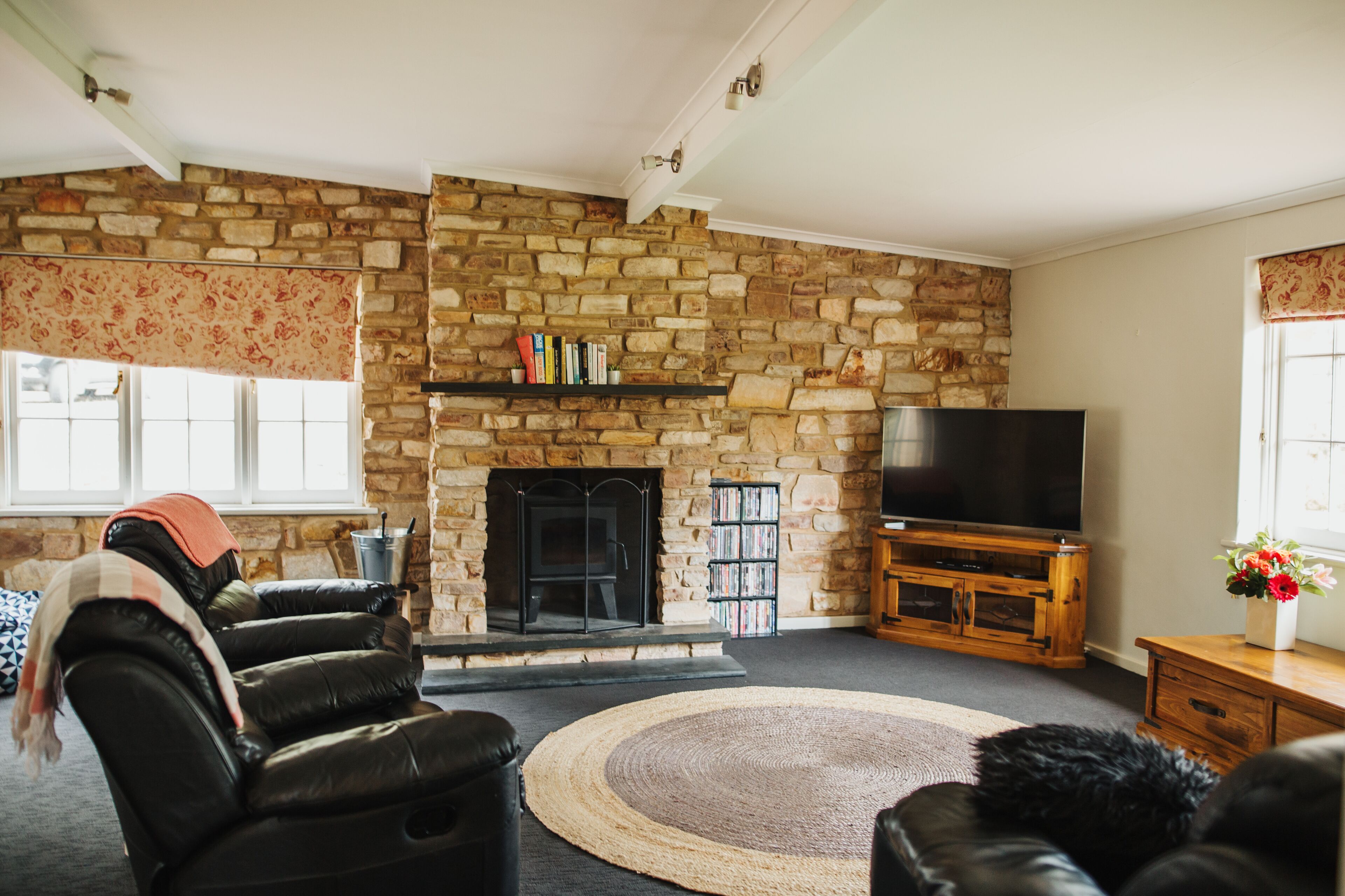 Cooke Cottage- Right on the Riesling Trail — image 9