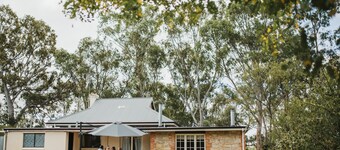 Cooke Cottage- Right on the Riesling Trail