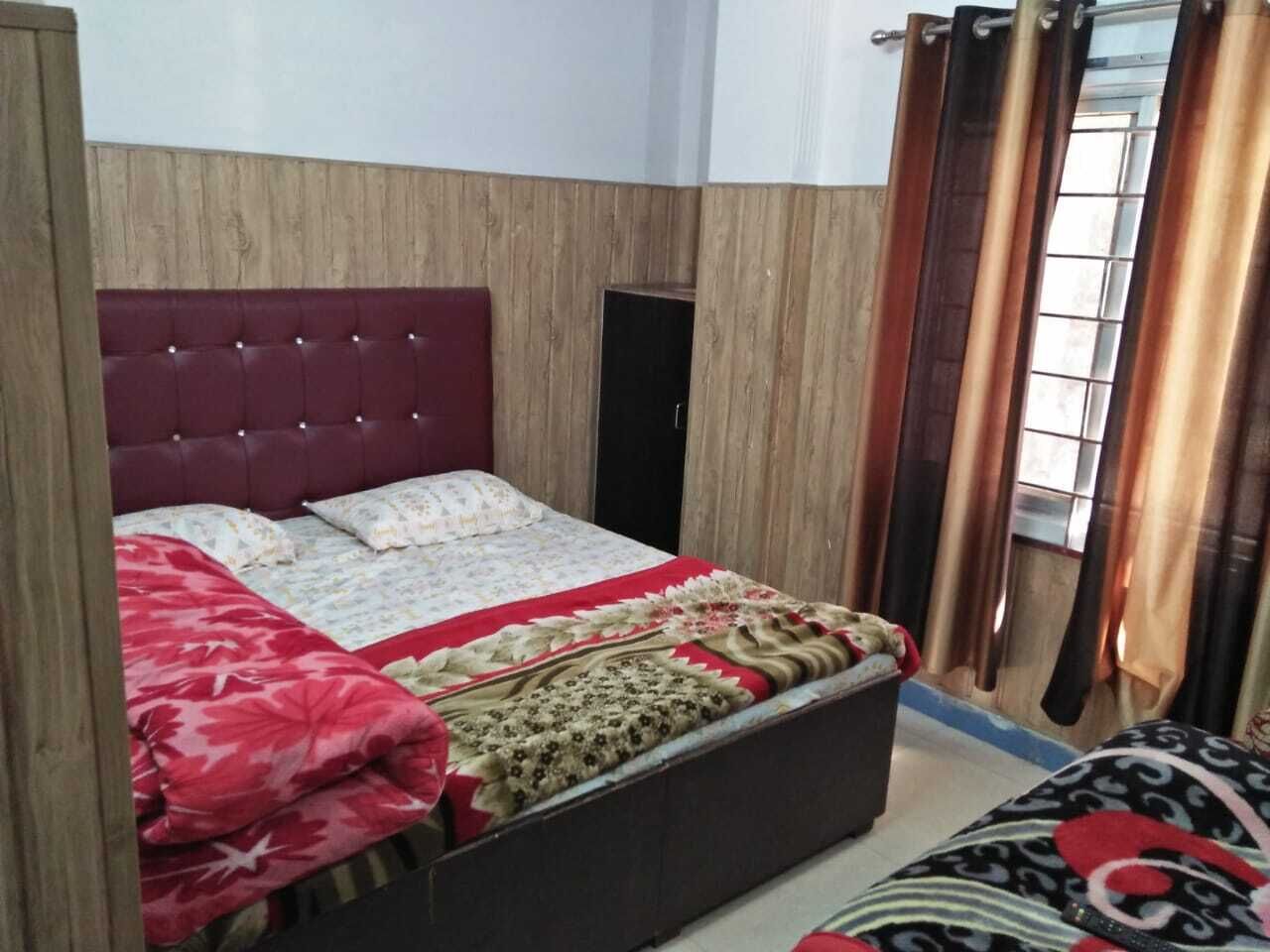 Deluxe Room, 1 Double Bed, Non Smoking | Rollaway beds