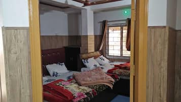 Habitación familiar, 1 cama matrimonial, para no fumadores | Camas extra