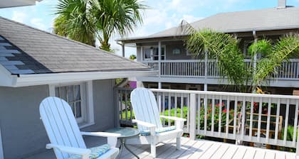 The House On Crawford COTTAGE Historic House, Independent Apartment