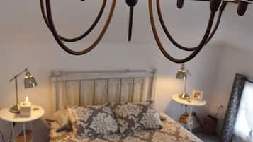 1 slaapkamer, een strijkplank/strijkijzer, gratis wifi, beddengoed