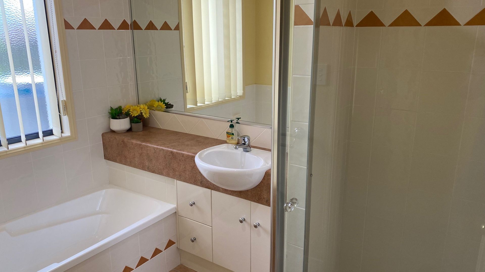 Indigo Place 1 - Rainbow Beach. Just Metres From The Pristine Surf Beach!. Aircon — image 17