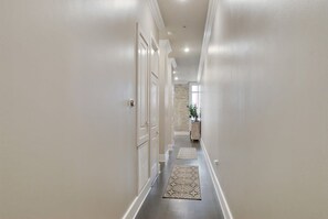 Interior - Downtown NOLA Balcony Loft- Near the Quarter! 201 (New Orleans)