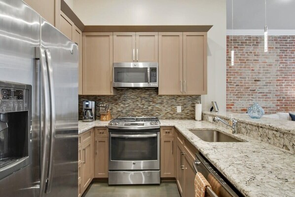 Fridge, microwave, oven, stovetop - Downtown NOLA Balcony Loft- Near the Quarter! 201 (New Orleans)