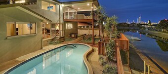 Coral Waterfront, Broadbeach