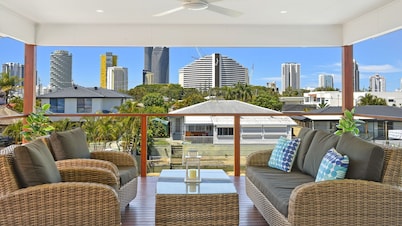 Coral Waterfront, Broadbeach