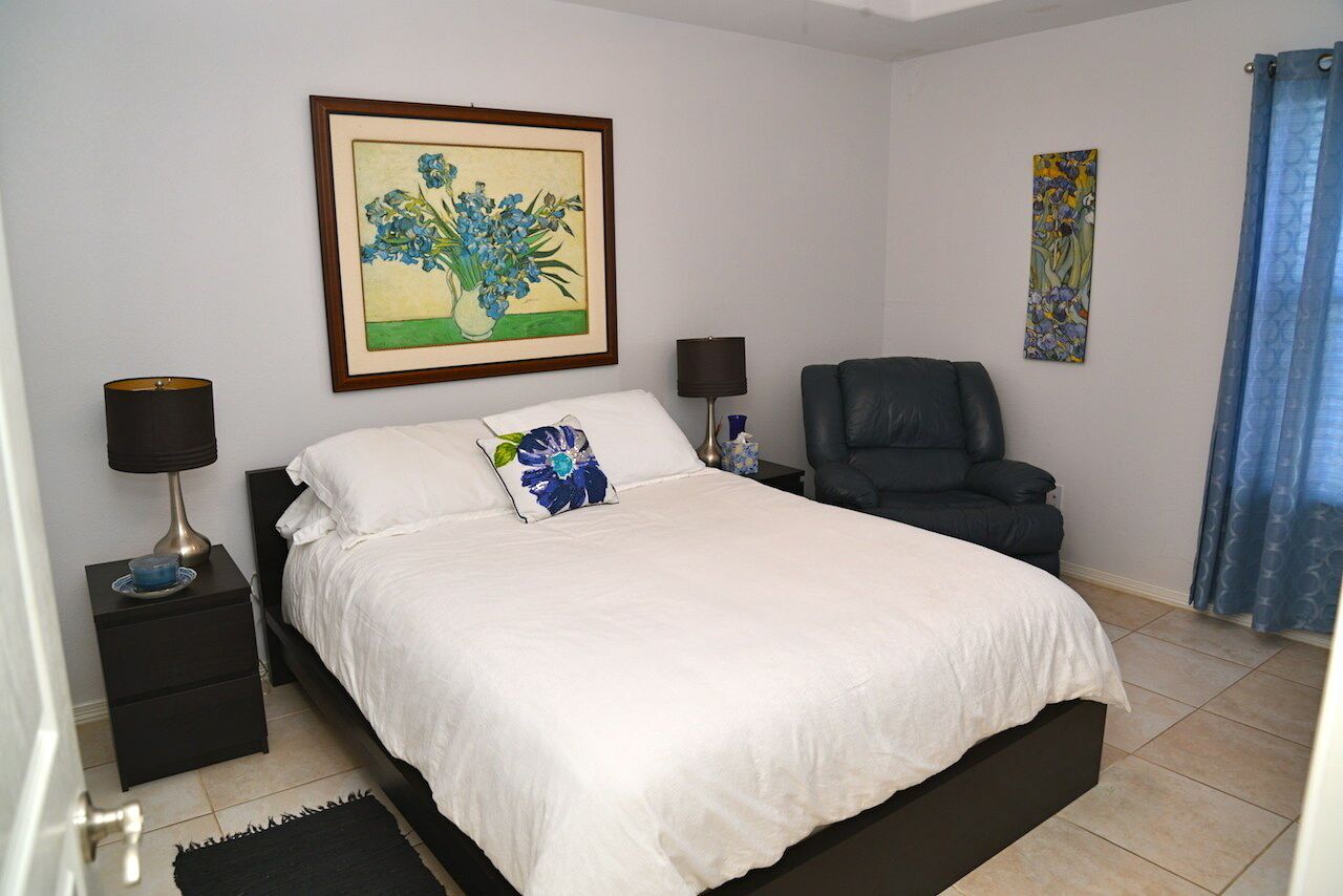 Harbor's End Condos for Rent. Waterfront, Pool, Pier and Fish cleaning table . <br>