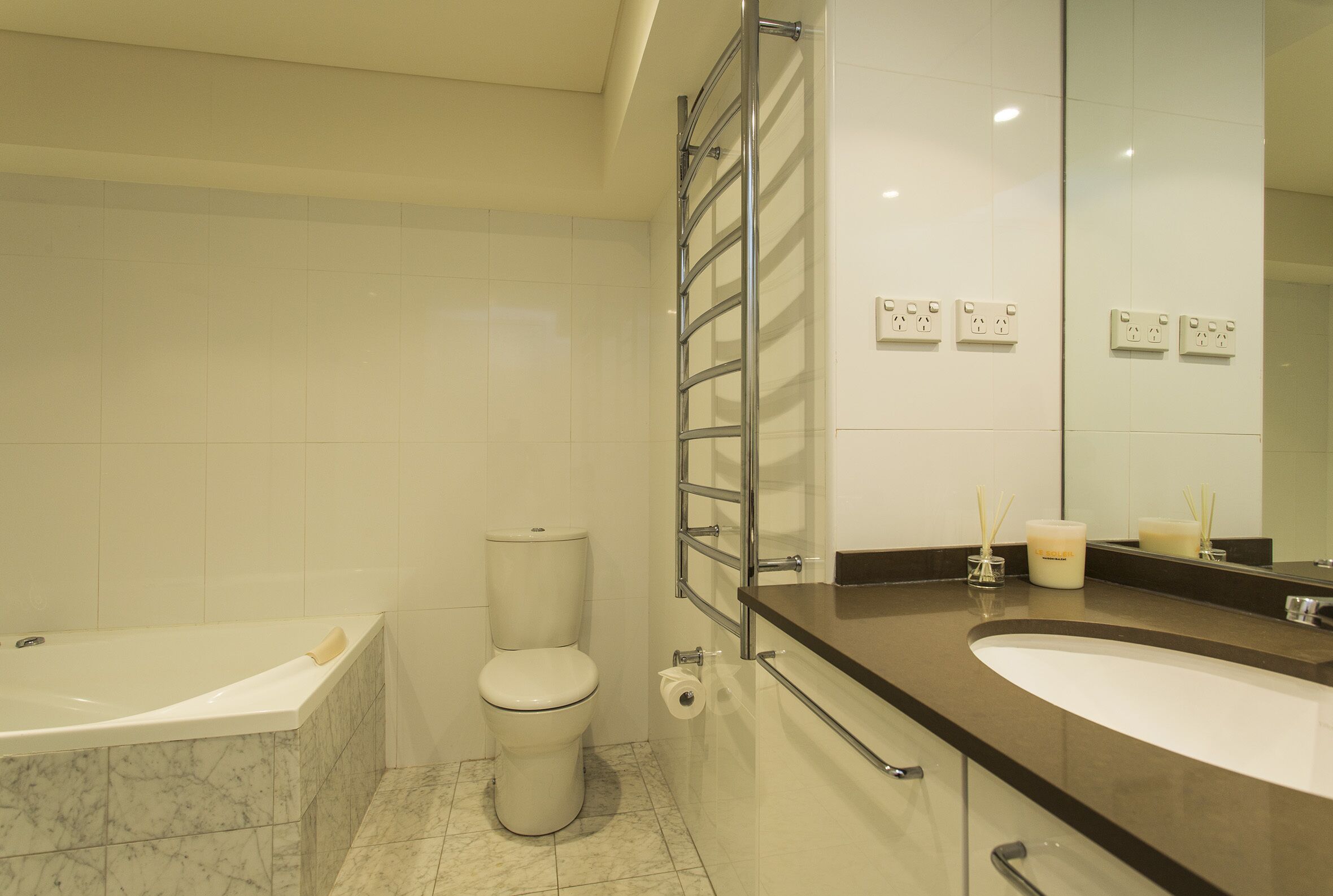 Expansive Harbour Views — image 10