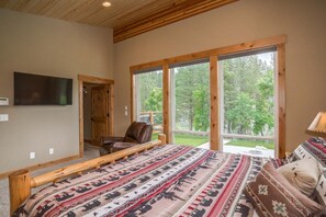 5 bedrooms, iron/ironing board, travel crib, WiFi